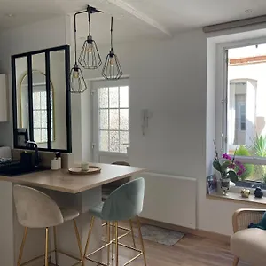  Apartment Le Saint Cyp - - Entier Cosy Et Au Calme, Proche Du Metro France