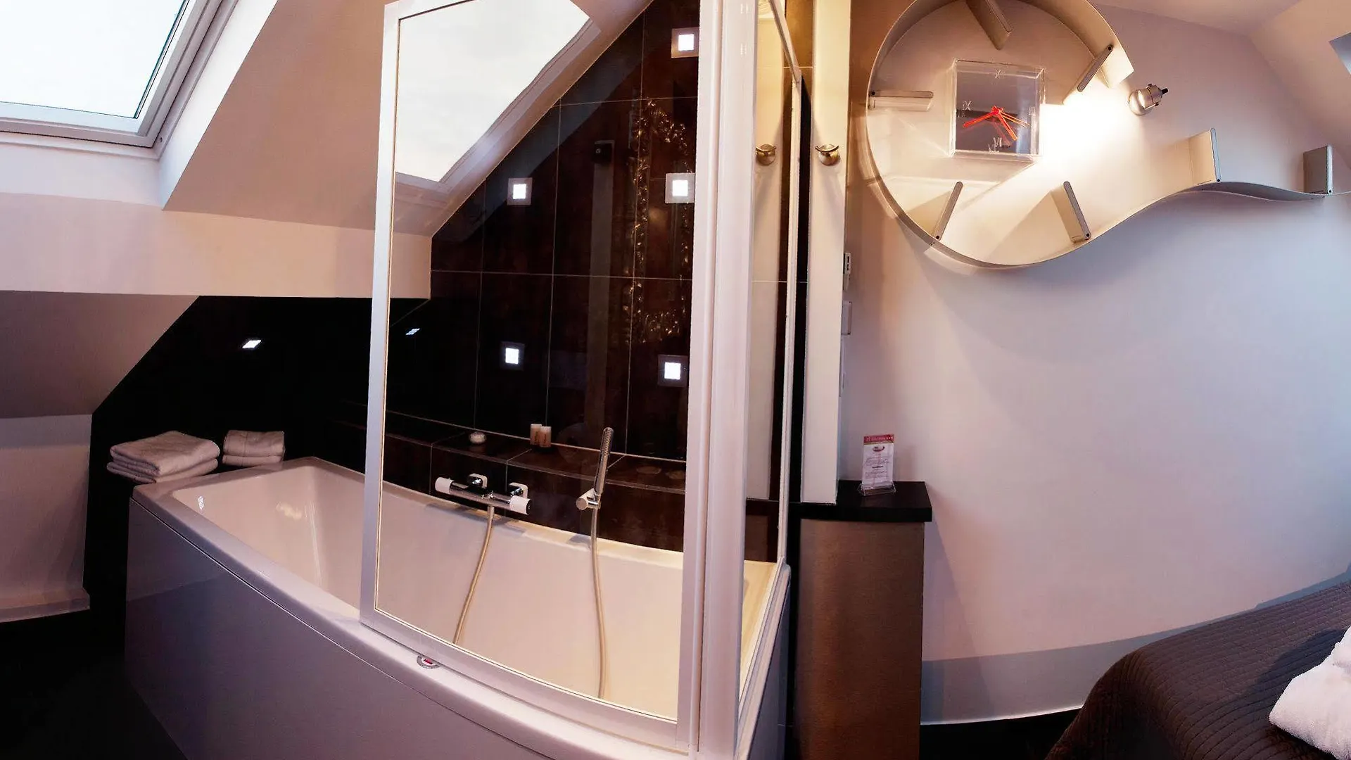 3H Paris Marais Hôtel 3*,